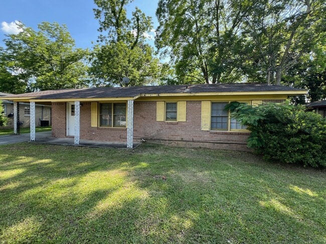 Building Photo - 122 Anthony St