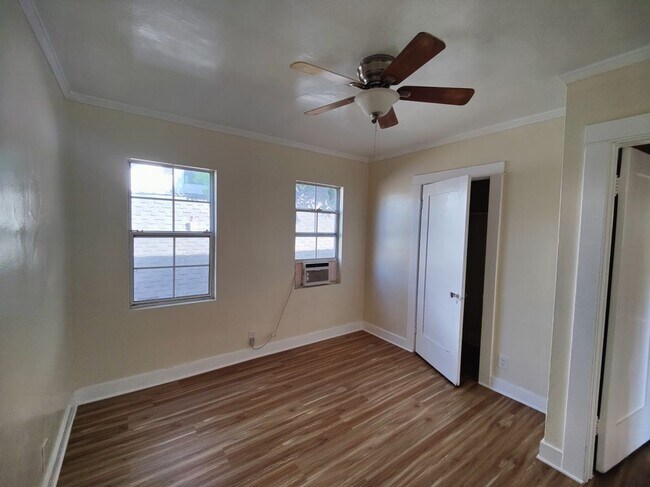 Foto del edificio - 1322 N Formosa Ave