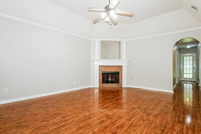 Building Photo - 1596 Far Dr