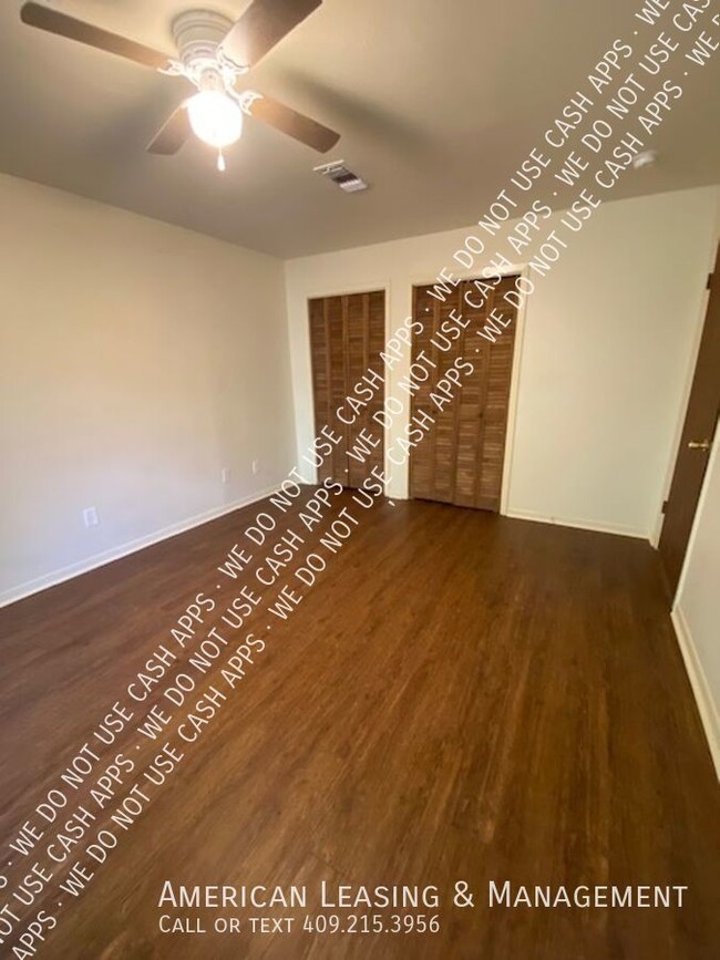 Building Photo - 2bed/1bath Duplex Available for Lease in L...