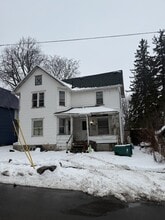 Building Photo - 27 Crane Pl