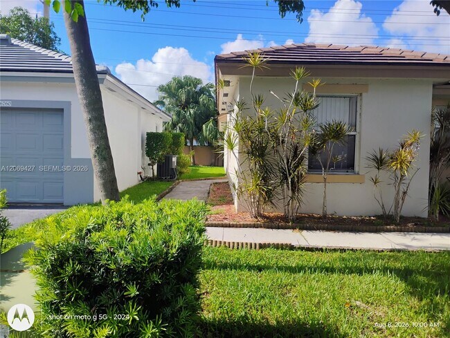 Foto del edificio - 6766 NW 69th Ct