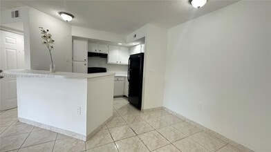 Building Photo - 12760 Vista Isles Dr
