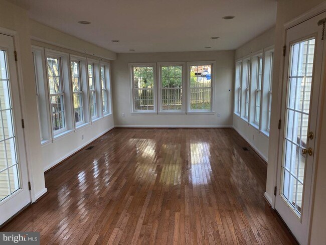 Foto del edificio - 8316 Idylwood Rd