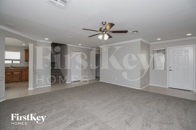 Building Photo - 405 W Jersey Way
