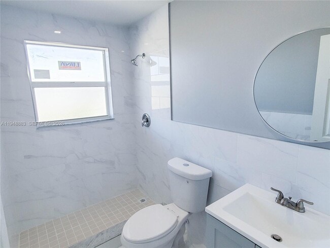 Building Photo - 1265 W 24th St