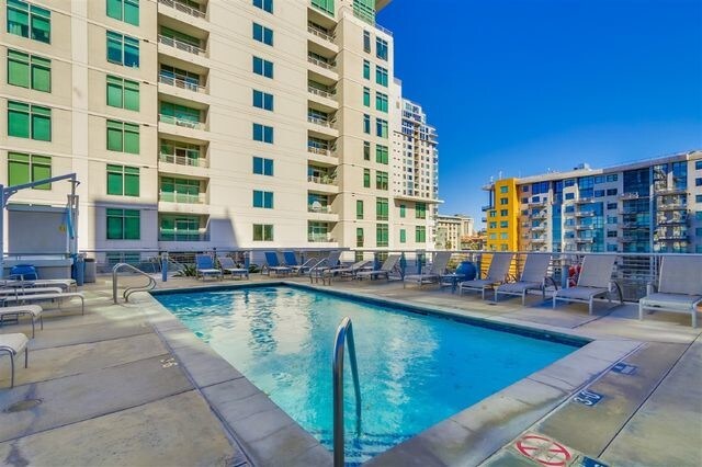 Foto principal - 425 W Beech St
