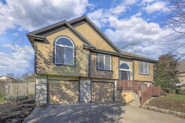 Foto del edificio - 706 NW Baytree Dr