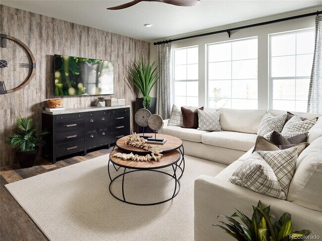 Foto del edificio - Spacious 4-Bedroom, 2.5 Baths in Elizabeth, CO