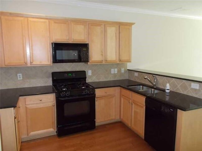 kitchen - 1022 Firethorne Pass