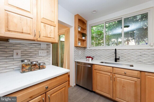 Building Photo - 829 3rd St SW