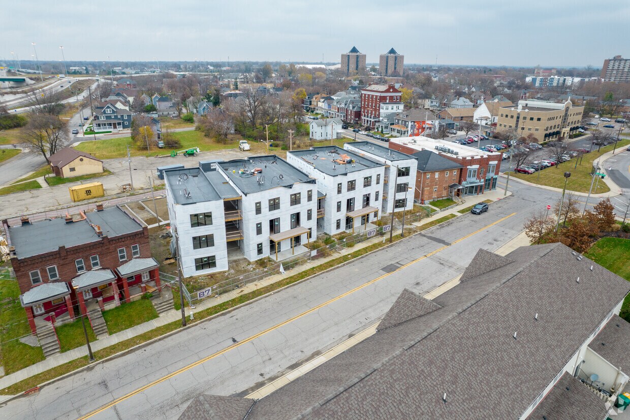 Building Photo - The Luminary