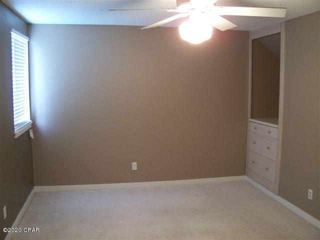 Foto del edificio - 4726 Bay Point Rd