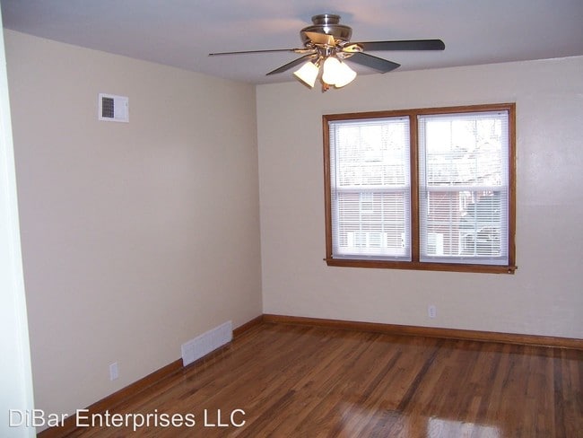 Building Photo - 3524 Dewey Ave