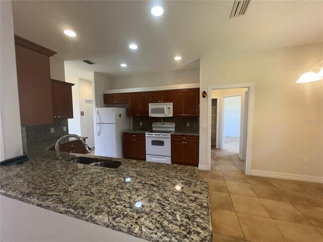 Foto del edificio - 17183 Waldrun Ave