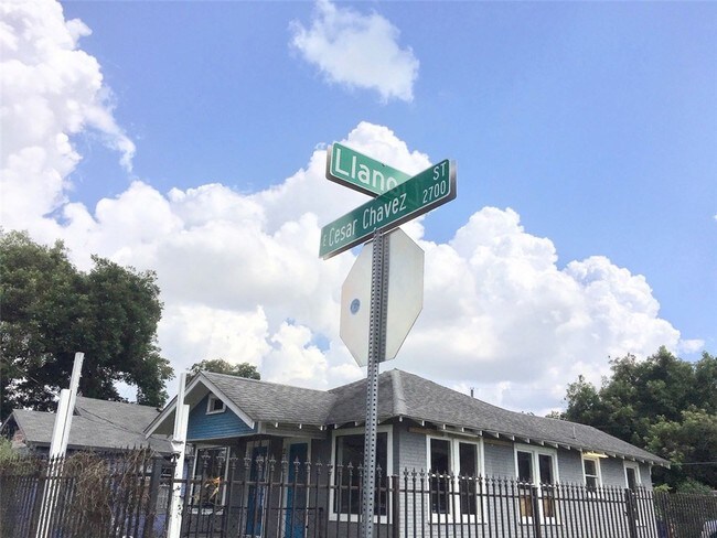 Building Photo - 2701 E Cesar Chavez St