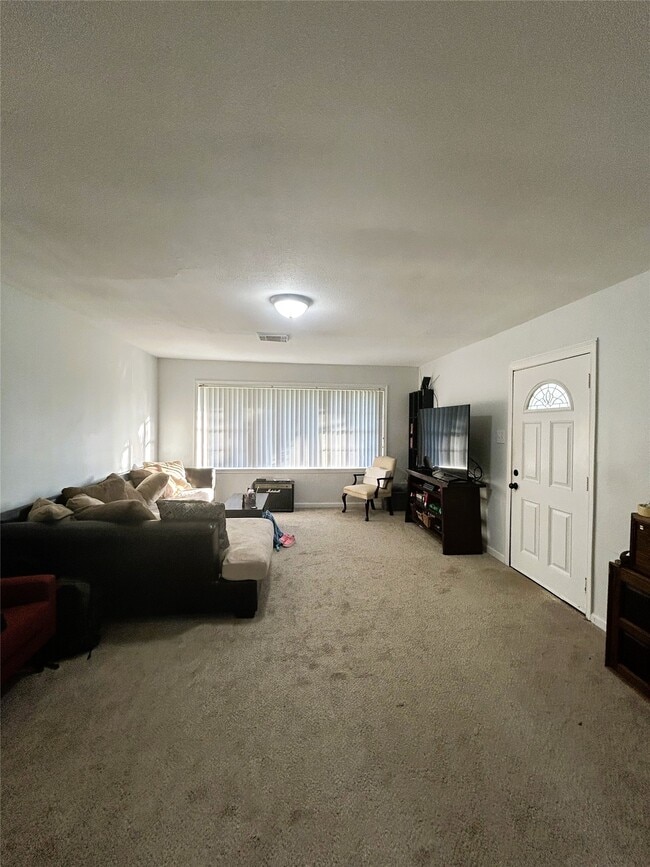 Building Photo - 302 Shoreacres Blvd