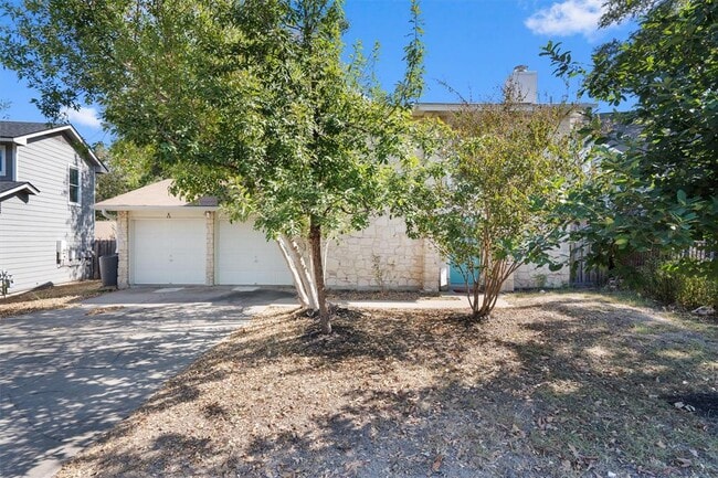 Foto del edificio - 8309 Beaver Brook Ln