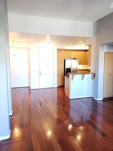 Building Photo - Great Mall Condo