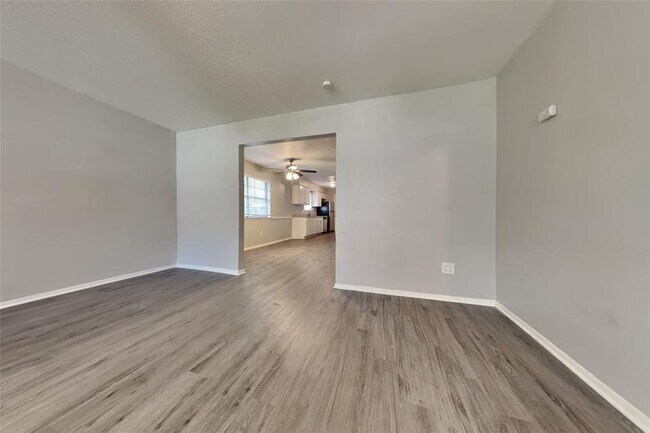 Foto del edificio - 29515 Stapleford St