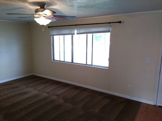 Building Photo - $500 Off First Month's Rent for a 4-Bedroo...