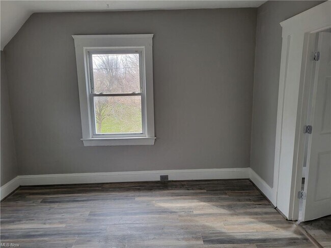 Building Photo - 3441 W 56th St