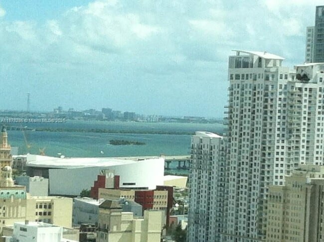 Building Photo - 350 S Miami Ave