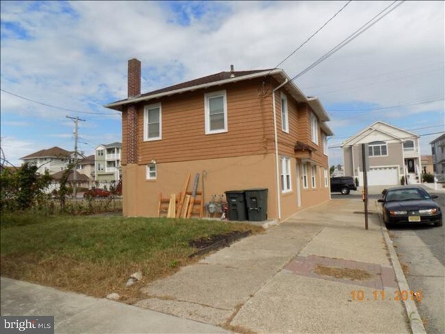Building Photo - 538 N Massachusetts Ave