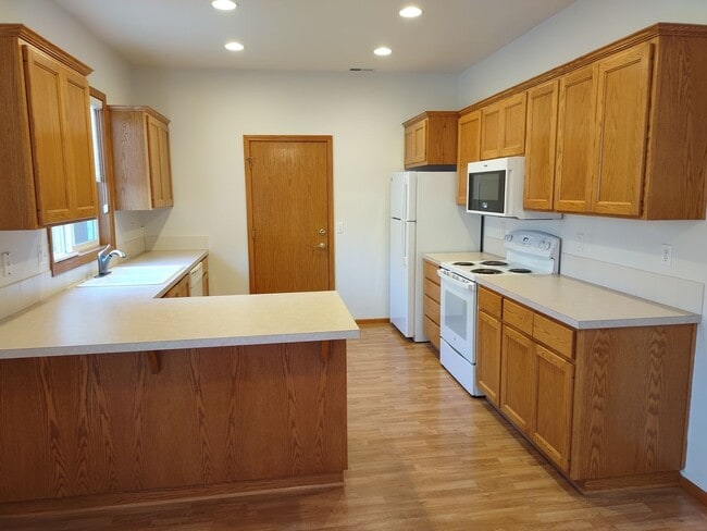 Foto del edificio - 3328 Lake Glenn Dr