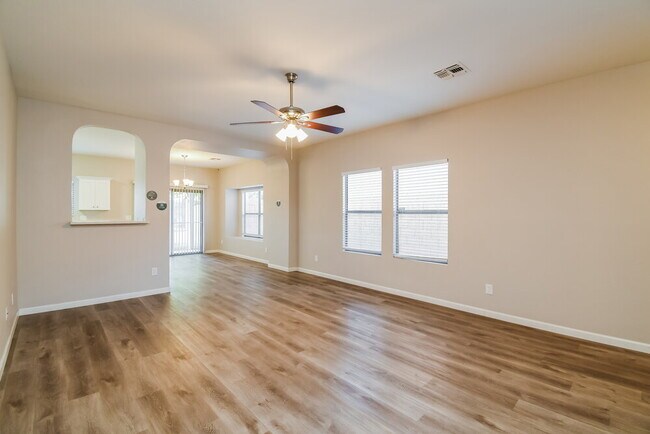 Foto del edificio - 10434 E Azalea Ave