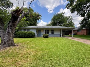 Building Photo - 2538 Bolch St