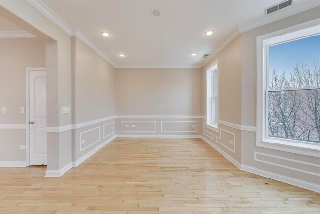 Building Photo - 1406 N Washtenaw Ave