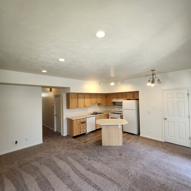 Building Photo - 129 Bamberger Rd