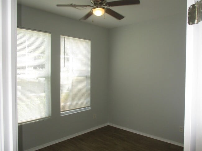 Building Photo - 157 Olde Towne Way