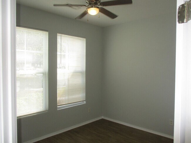 Foto del edificio - 157 Olde Towne Way