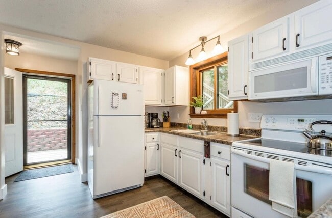 Building Photo - 287 Casper Ct