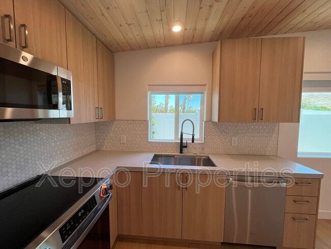 Foto del edificio - 38702 Paradise Way