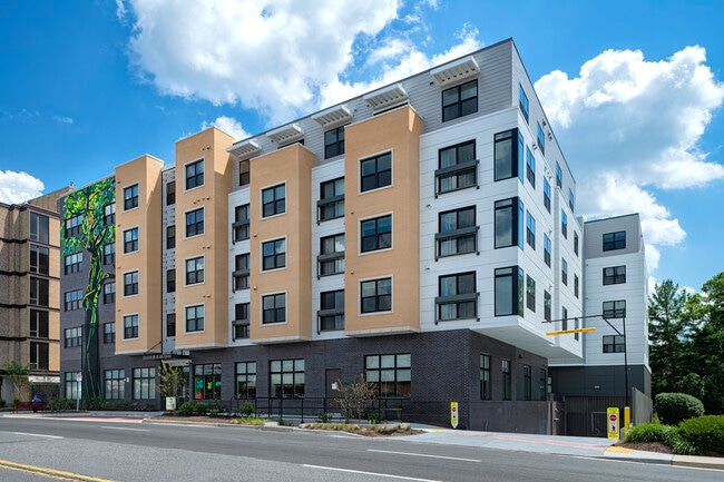 Building Photo - Silver Creek Senior Living 62+