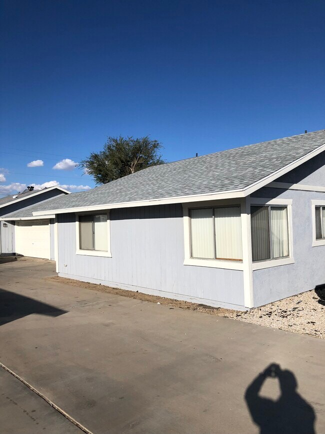 Building Photo - 13910 Juniper St