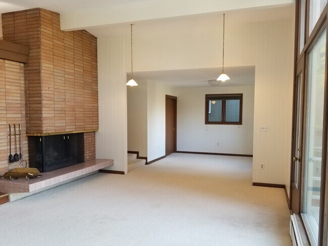Foto del edificio - Stunning 3 bed, 2 bath home in historic Ro...