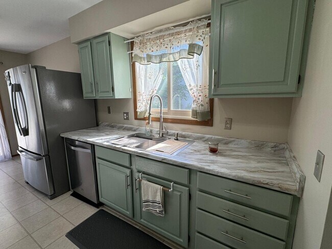 Foto del edificio - 405 E Elm St