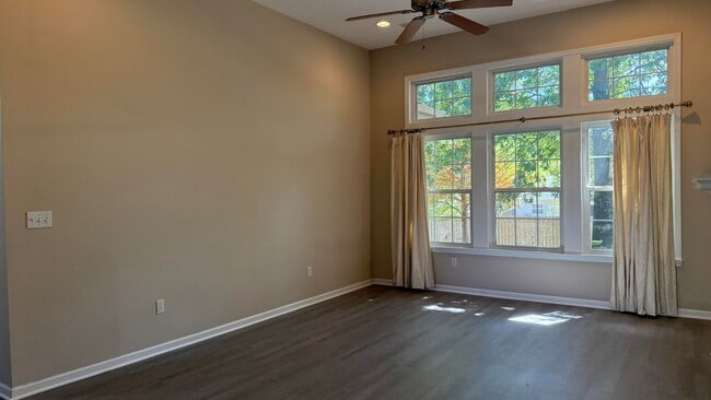 Building Photo - 4806 Cedar Crest Ln