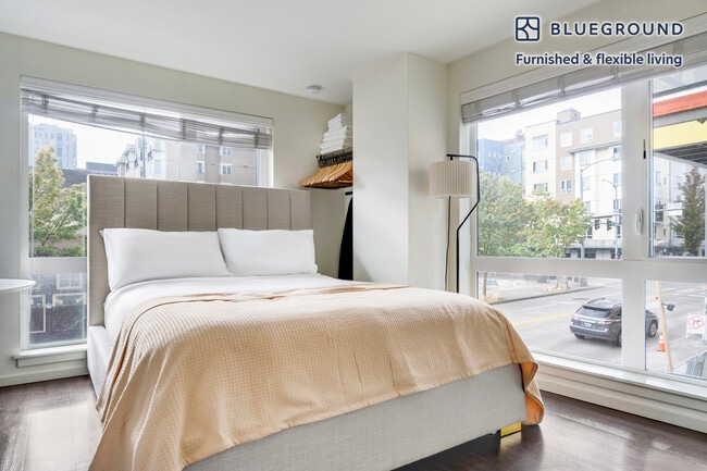 Building Photo - 5001 Brooklyn Ave NE