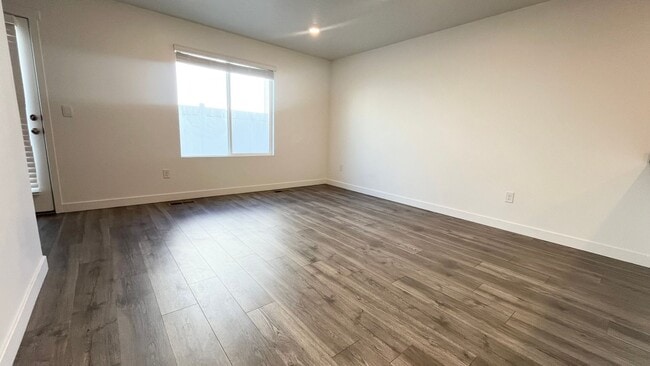 Building Photo - 3 Bedroom/2 Bathroom home in Saratoga Springs