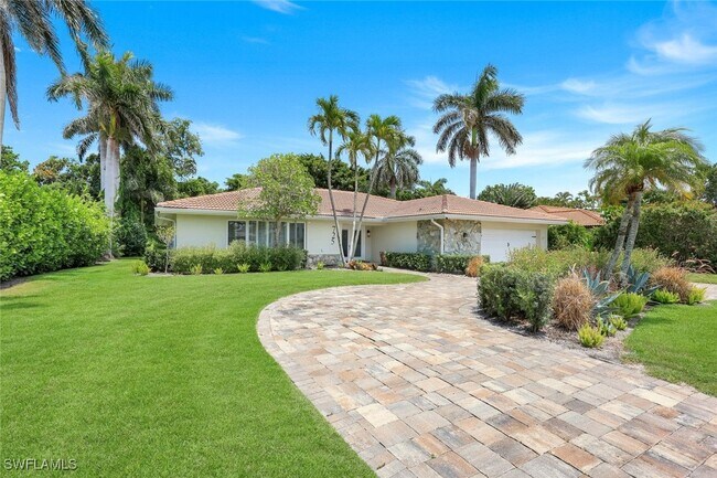 Foto del edificio - 725 Old Trail Dr