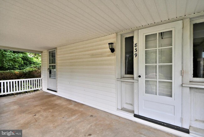 Building Photo - 839 Washington Crossing Rd
