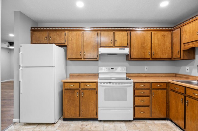 Foto del edificio - FIRST MONTH FREE! 2 Bed 1 Bath in Rossville w/ Huge Storage Building!