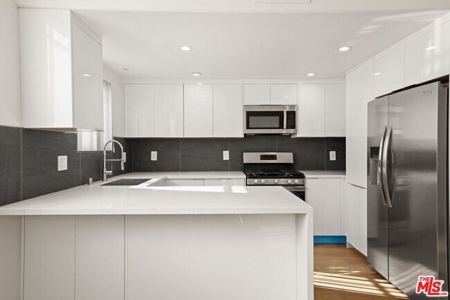 Foto del edificio - 1623 Brockton Ave