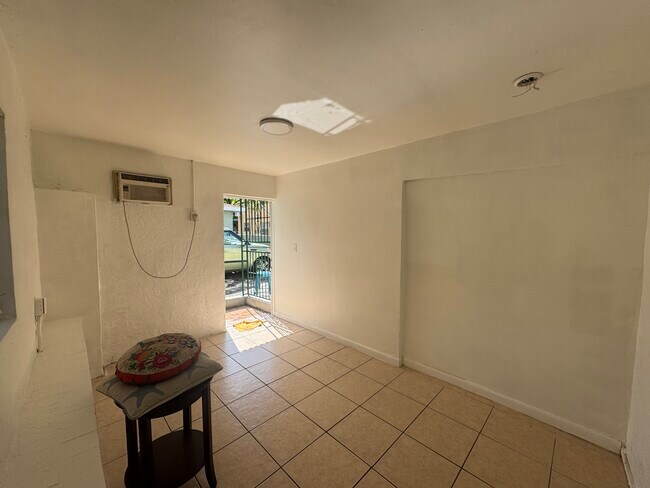 Foto del edificio - 3104 NW 21st Ave