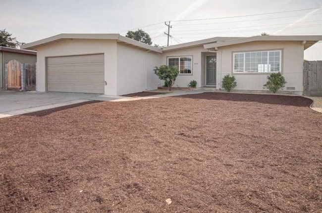 Building Photo - 439 Navajo Dr